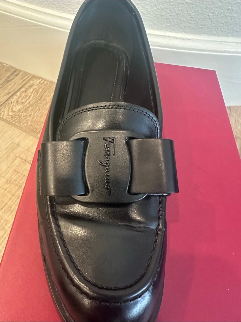 Salvatore Ferragamo Vivaldo Black Leather Bow Loafers